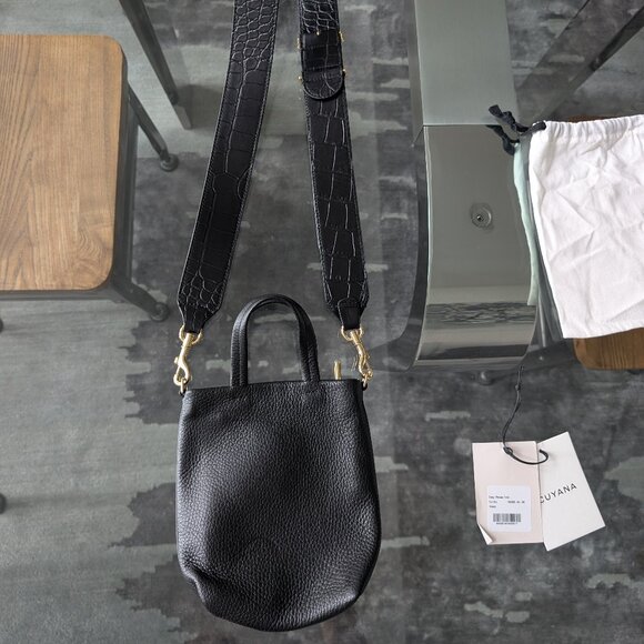 Cuyana black Easy Phone Tote (Pebbled/Croco) - Picture 4 of 10